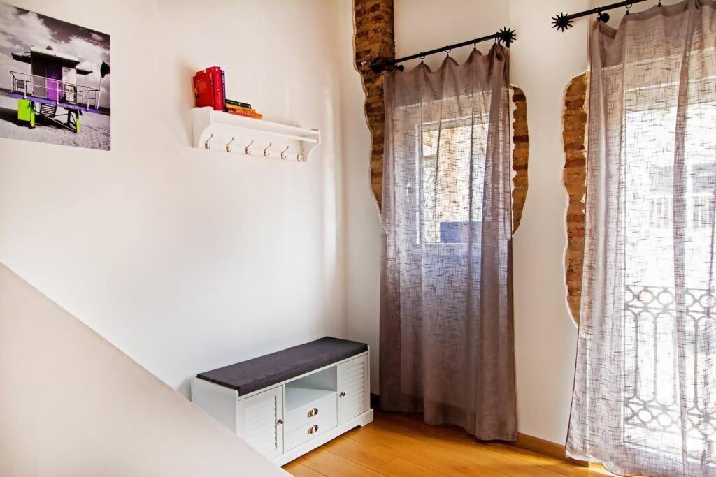 Apartamento Con Terraza Privada Cerca De La Playa Valencia Exterior photo