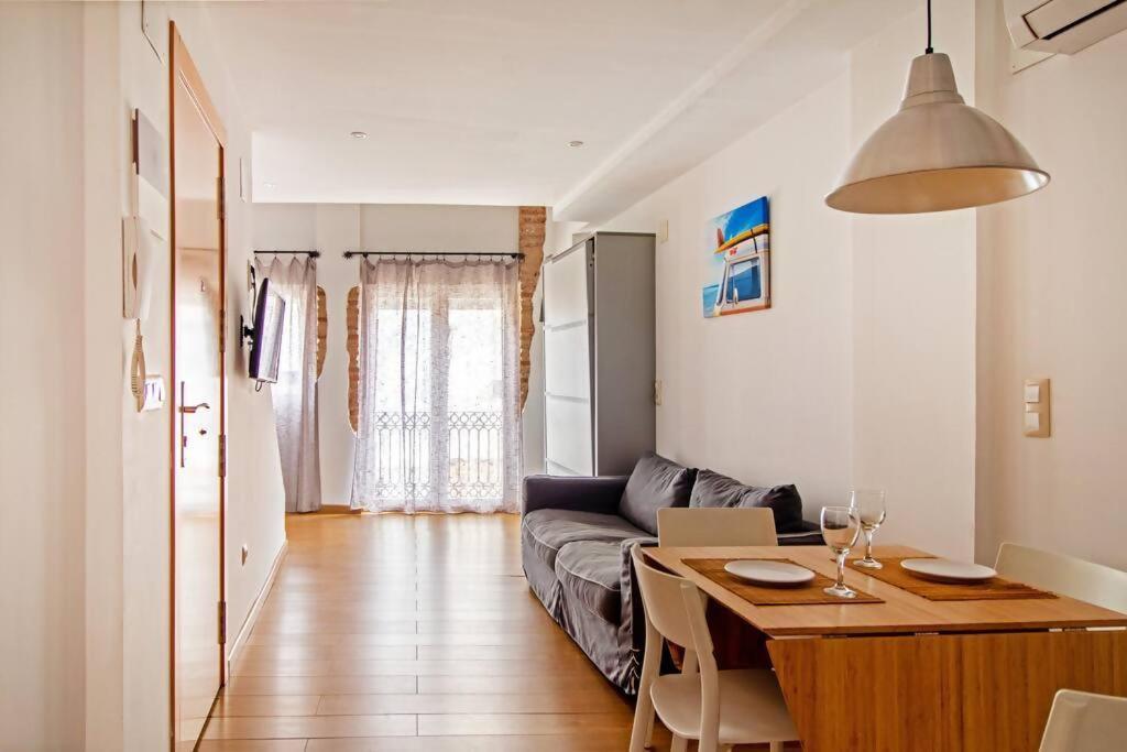 Apartamento Con Terraza Privada Cerca De La Playa Valencia Exterior photo